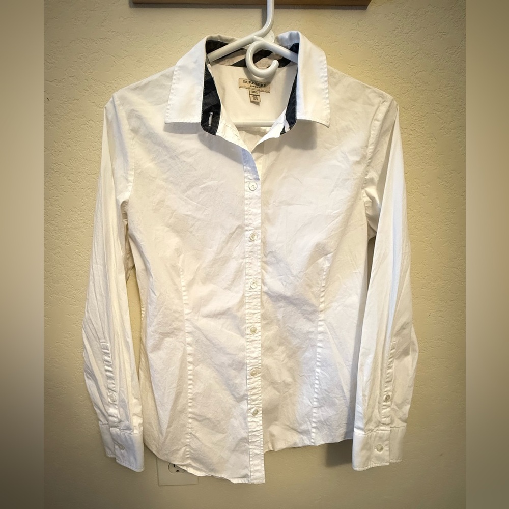 Burberry White Women’s Button-Up Shirt with Black Collar & Wrist Detail